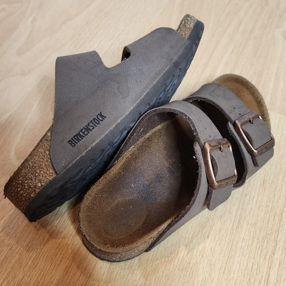 Birkenstock Arizona 2 Strap Brown Leather Sandals Kids size‎ 29 (11-11.5)
